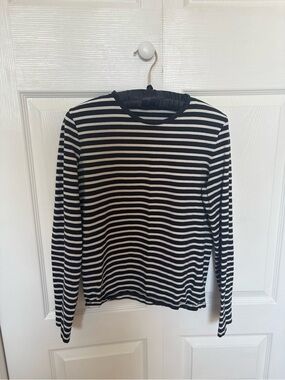 Black & White Striped Long-Sleeve Women's Top